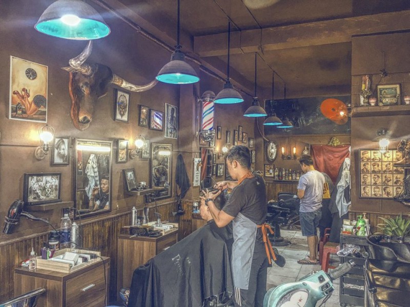 Tìm kiếm một tiệm cắt tóc nam đẹp tại quận 5 TPHCM? Đến với chúng tôi, bạn sẽ được trải nghiệm dịch vụ cắt tóc nam chất lượng nhất, phù hợp với nhu cầu của mình. Hãy xem hình ảnh để ta được nhìn thấy và tận hưởng sự khác biệt của chúng tôi.